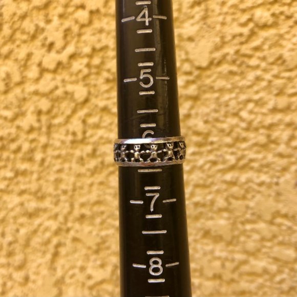 Vintage Ring Sterling Silver with Cut outs Band Size 6 - Picture 7 of 7